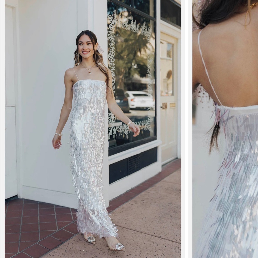 Untamed Petals Charlize sequin midi silver/white dress. Size XL.